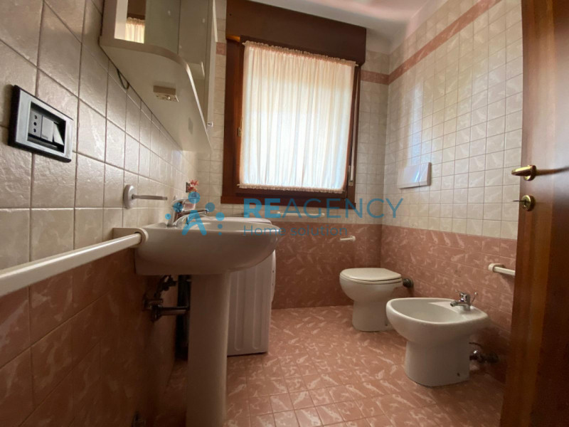 CALDOGNO - RETTORGOLE

Stai cercando un mini appartamento al piano terra ideale anche per investi...