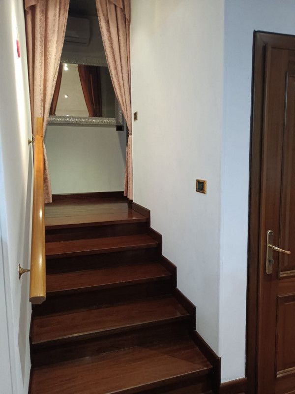 Scoprite questa affascinante villa singola situata nel tranquillo comune di Ponte San Nicolò, nel...