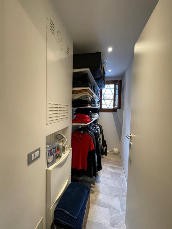 In Centro storico di Padova proponiamo un appartamento situato al piano terra di un'elegante  pal...