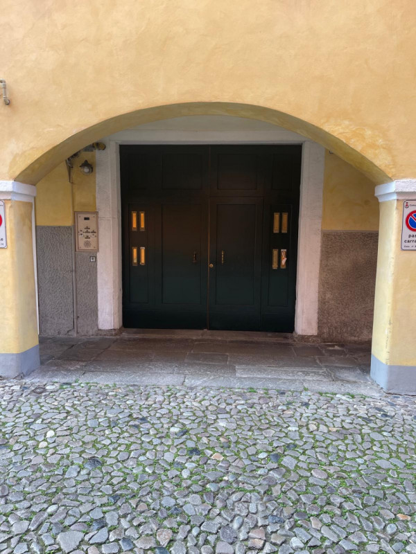 In Centro storico di Padova proponiamo un appartamento situato al piano terra di un'elegante  pal...