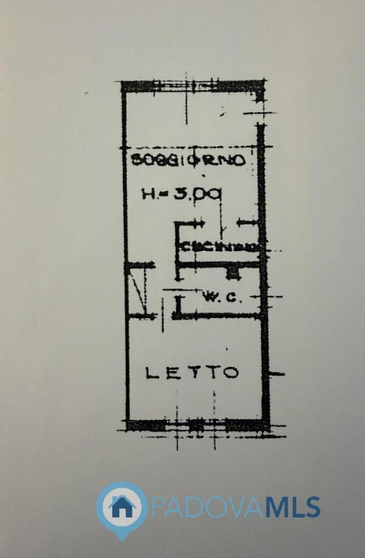 A pochi passi dal Duomo di Padova, in una delle vie più riservate e ricercate del centro storico,...