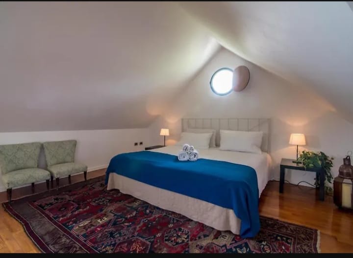 TEOLO - Situata sulla sommità di una dolce collinetta, questa splendida villa veneta offre un'esp...