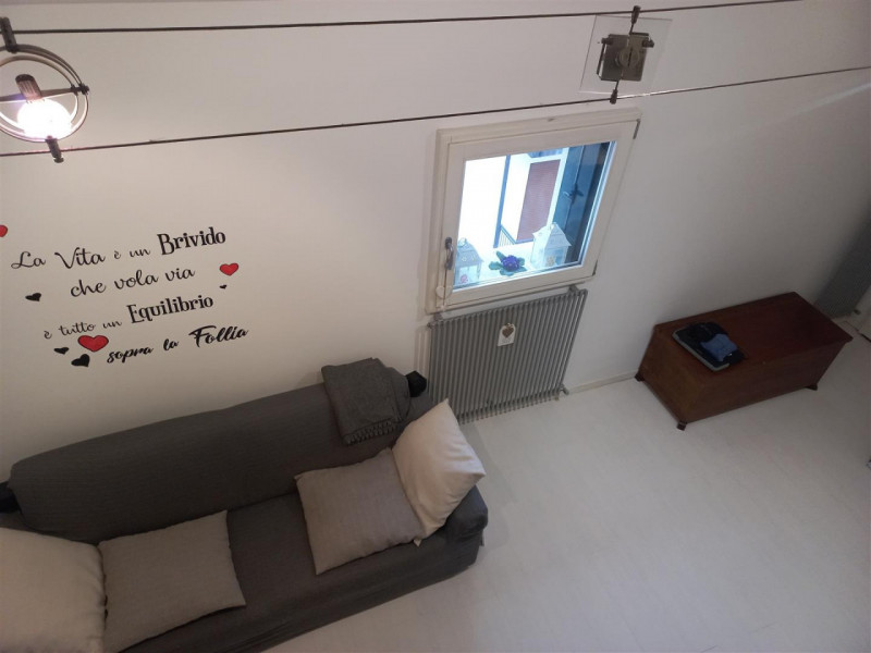 VICENZA, CENTRO STORICO (NO ZTL): MINI ULTIMO PIANO SU DUE LIVELLI ARREDATO, LIBERO 01/05/2026. C...