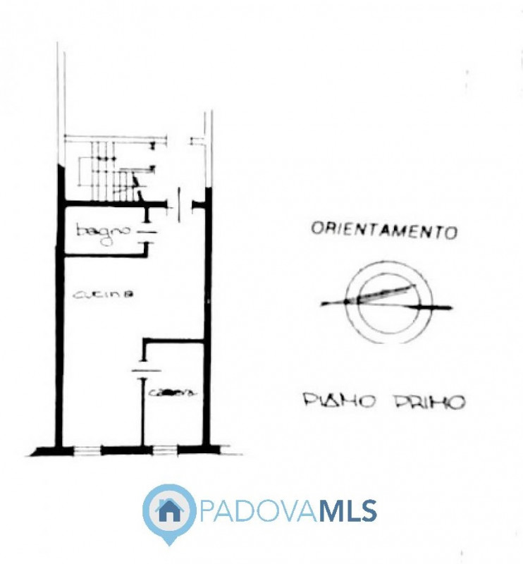 Immobile in esclusiva al Gruppo Padova MLS
ELEGANTE MINI ARREDATO CON POSTO AUTO VIC.ZE PRATO DEL...