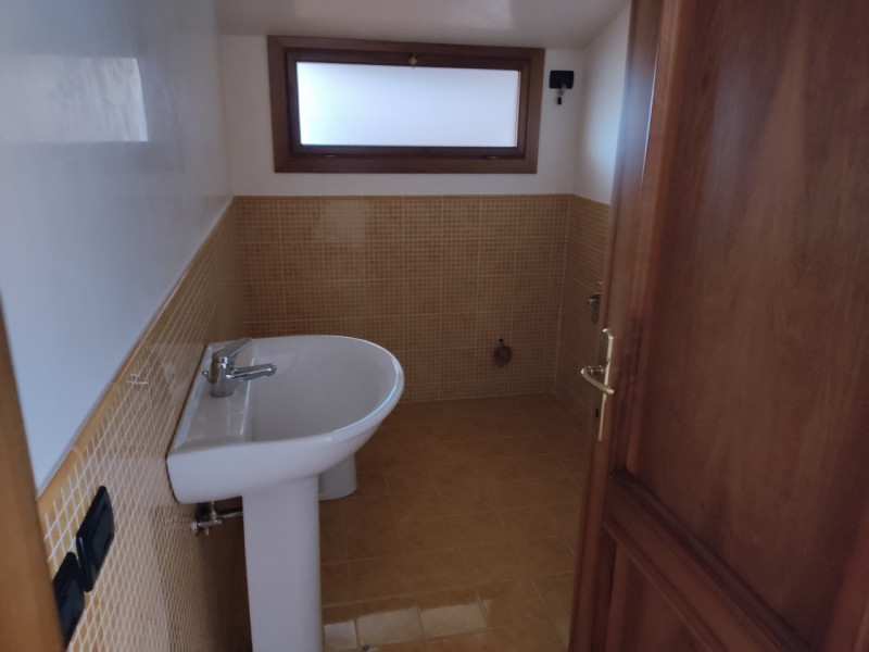 SELVAZZANO DENTRO - CASALLE: Ti presentiamo un'opportunità imperdibile per acquistare un elegante...