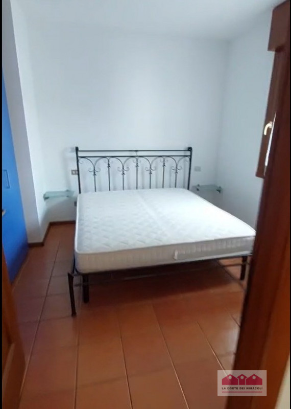 SAN BORTOLO: MINI SILENZIOSO ARREDATO, COMPOSTO DA SOGGIORNO CON ANGOLO COTTURA, BAGNO CON DOCCIA...