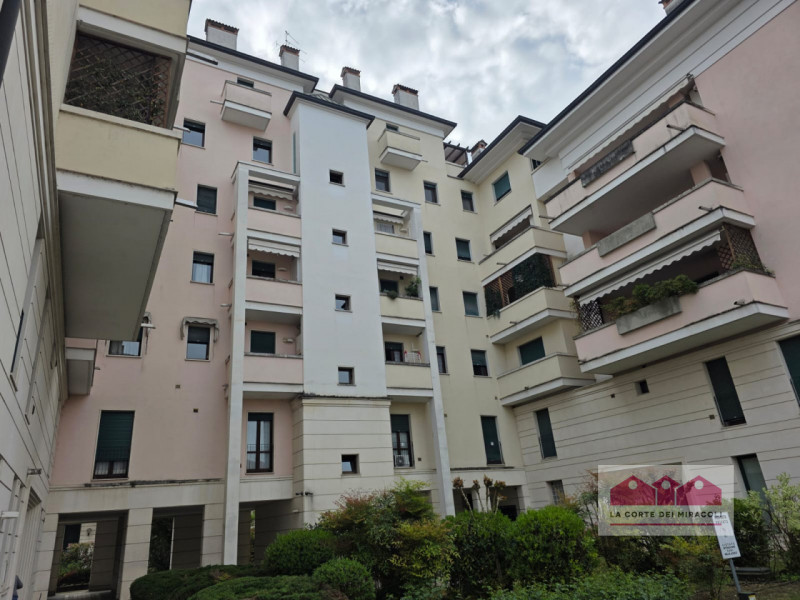 SAN BORTOLO: MINI SILENZIOSO ARREDATO, COMPOSTO DA SOGGIORNO CON ANGOLO COTTURA, BAGNO CON DOCCIA...