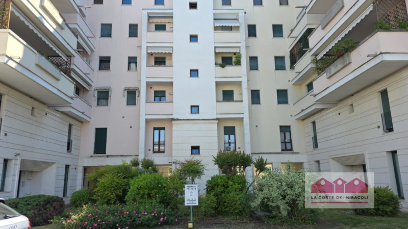 SAN BORTOLO: MINI SILENZIOSO ARREDATO, COMPOSTO DA SOGGIORNO CON ANGOLO COTTURA, BAGNO CON DOCCIA...