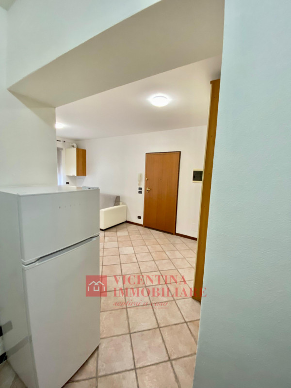 VICENZA- Via Pasi: a due passi dall'ospedale e dall'istituto Rossi, affittiamo questo curato MONO...