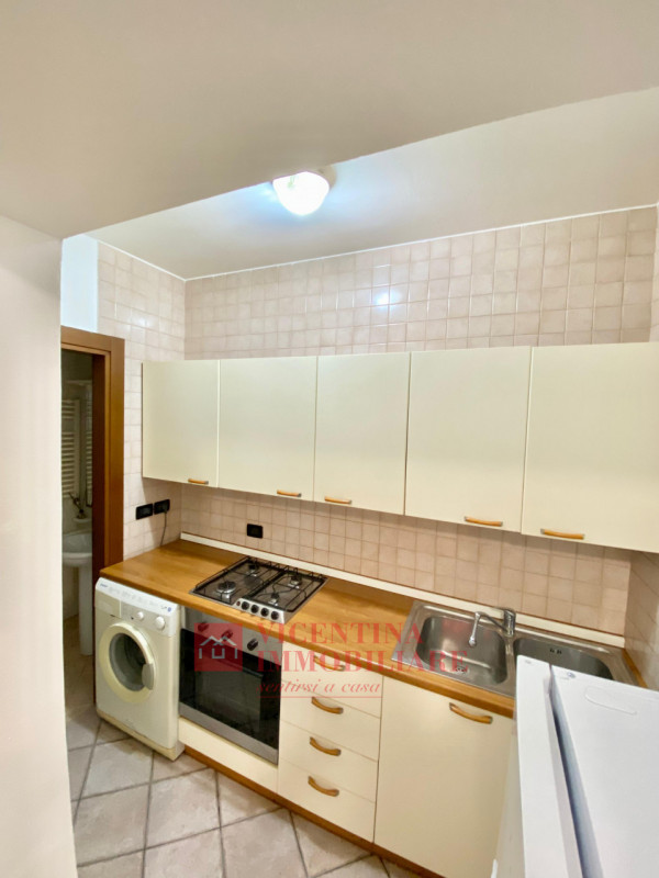 VICENZA- Via Pasi: a due passi dall'ospedale e dall'istituto Rossi, affittiamo questo curato MONO...