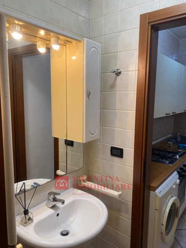 VICENZA- Via Pasi: a due passi dall'ospedale e dall'istituto Rossi, affittiamo questo curato MONO...