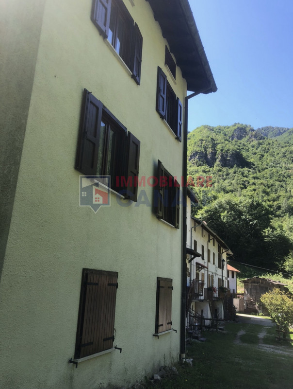 Casa di montagna arredata con soffitta e giardino – Laghi (VI)

Nel suggestivo contesto naturale ...