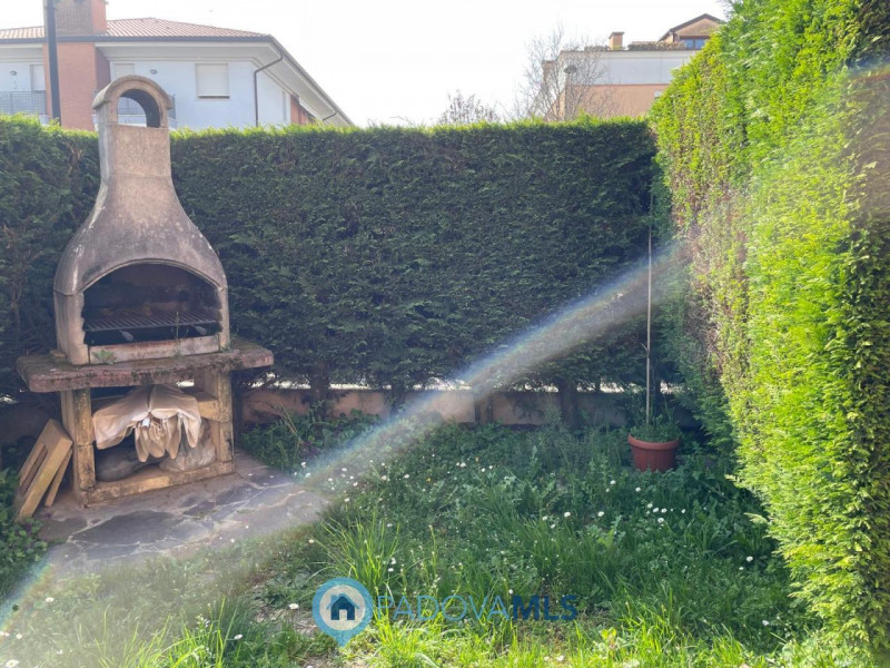 Immobile in esclusiva al Gruppo Padova MLS 

Albignasego quartiere Lion: Proponiamo un interessan...