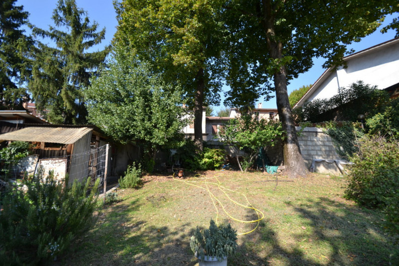 In una delle zone più richieste di Creazzo, immersa nella tranquillità della collina ma comodissi...