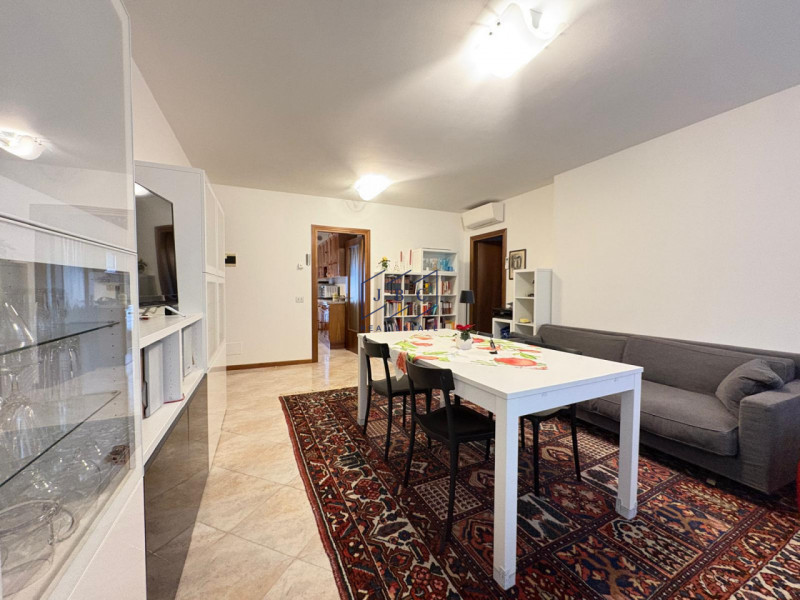 Gorgo al Monticano - (Treviso)
In esclusiva, proponiamo un ampio appartamento quadrilocale al pia...