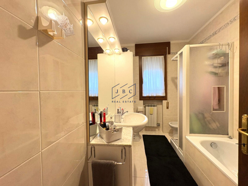 Gorgo al Monticano - (Treviso)
In esclusiva, proponiamo un ampio appartamento quadrilocale al pia...