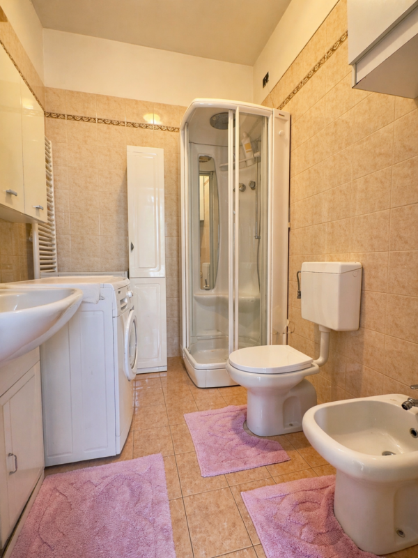 A Sarmeola di Rubano, in zona comoda ai principali servizi e alle vie di collegamento, proponiamo...