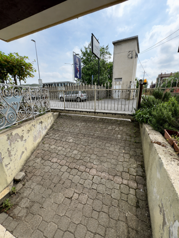A Sarmeola di Rubano, in zona comoda ai principali servizi e alle vie di collegamento, proponiamo...