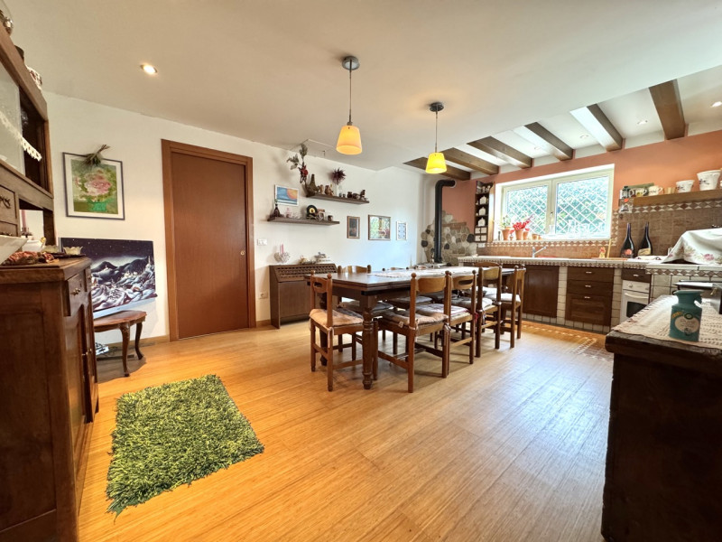 Appartamento piano terra con taverna e garage 

Trattative riservate Immobiliare Unica Colceresa ...