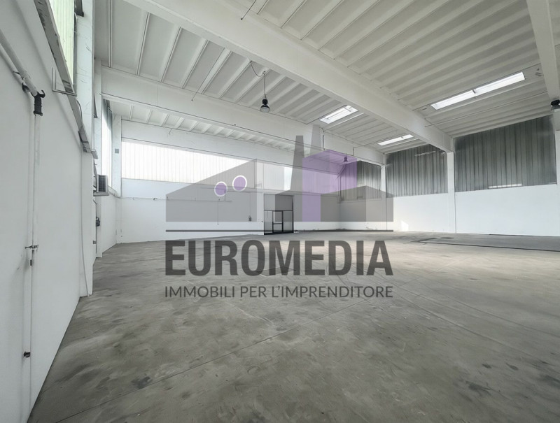 Rif. 1585 – ANTONIO – Per informazioni: 338.4892021
EUROMEDIA propone in locazione un interessant...