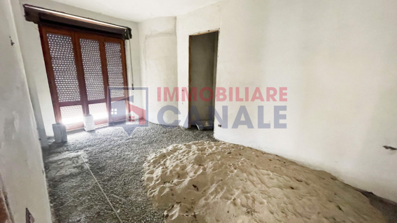 In contesto riservato di sole 4 unità, proponiamo appartamento al primo ed ultimo piano, completa...