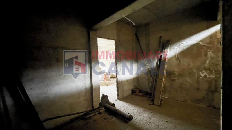 In contesto riservato di sole 4 unità, proponiamo appartamento al primo ed ultimo piano, completa...