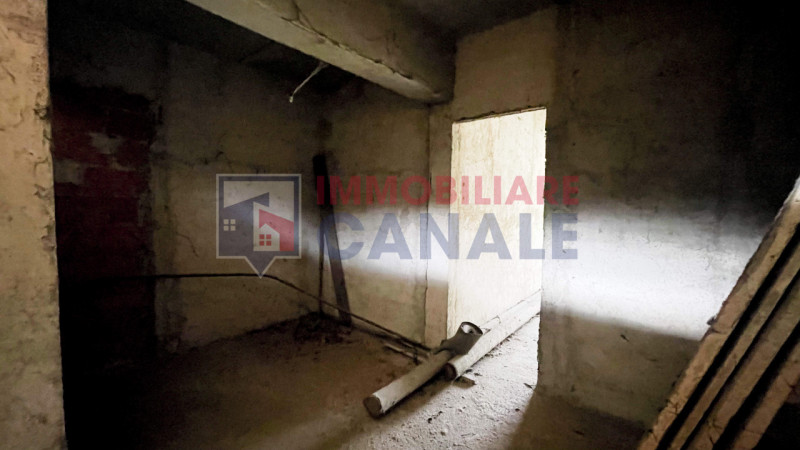 In contesto riservato di sole 4 unità, proponiamo appartamento al primo ed ultimo piano, completa...