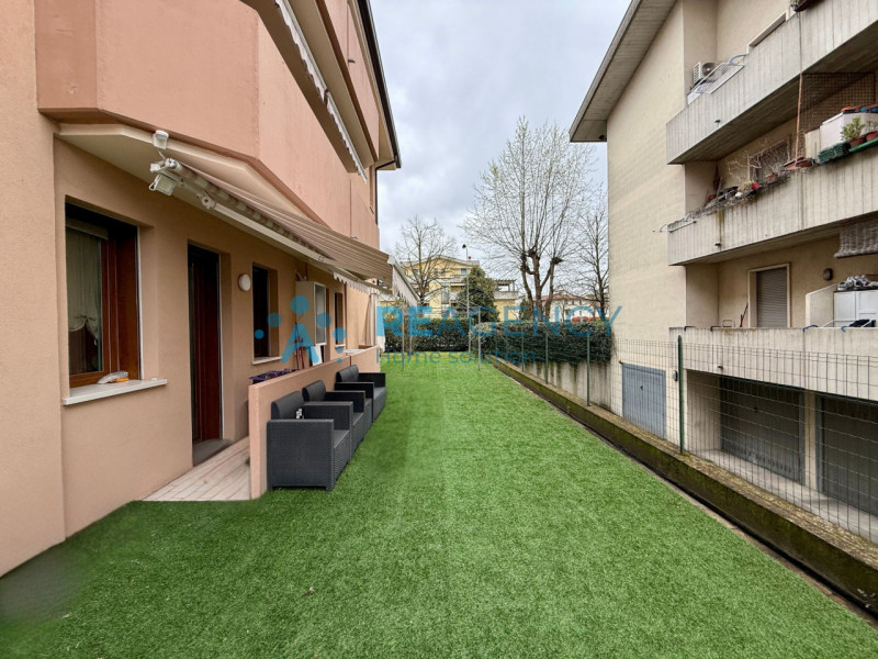 ALTAVILLA VICENTINA

Stai cercando un APPARTAMENTO BICAMERE con GIARDINO di recente ristrutturazi...