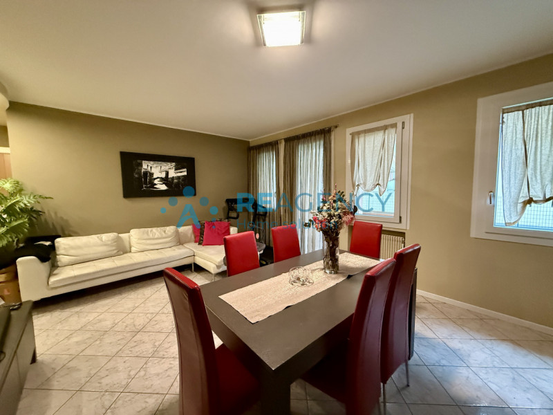 ALTAVILLA VICENTINA

Stai cercando un APPARTAMENTO BICAMERE con GIARDINO di recente ristrutturazi...