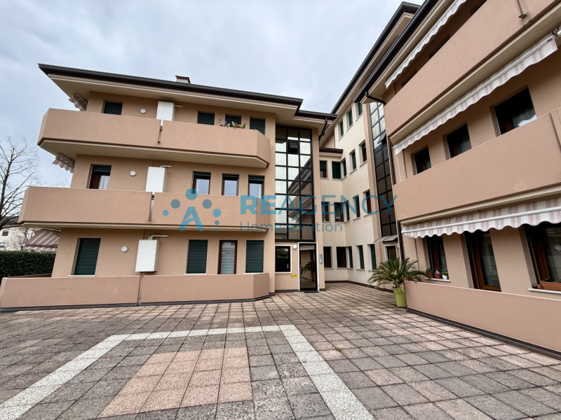 ALTAVILLA VICENTINA

Stai cercando un APPARTAMENTO BICAMERE con GIARDINO di recente ristrutturazi...