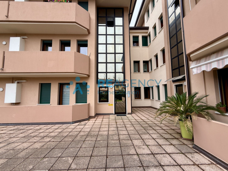 ALTAVILLA VICENTINA

Stai cercando un APPARTAMENTO BICAMERE con GIARDINO di recente ristrutturazi...