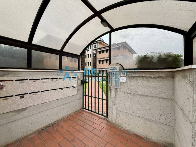 ALTAVILLA VICENTINA

Stai cercando un APPARTAMENTO BICAMERE con GIARDINO di recente ristrutturazi...