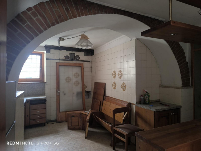 Nel cuore del suggestivo borgo storico di Scomigo, dove il tempo sembra scorrere con un ritmo più...