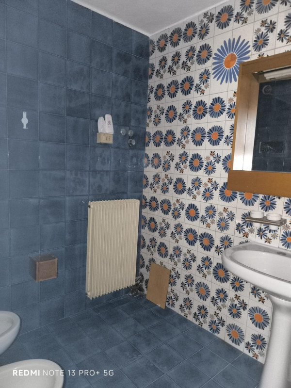 Nel cuore del suggestivo borgo storico di Scomigo, dove il tempo sembra scorrere con un ritmo più...