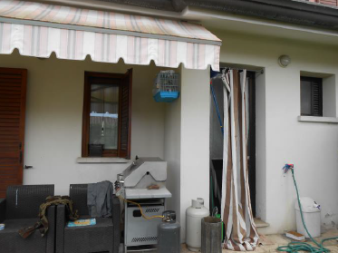 RIF. A.A. 213-24

Vendesi all'asta - casa a schiera centrale su 3 livelli in data 12 maggio 2026
...