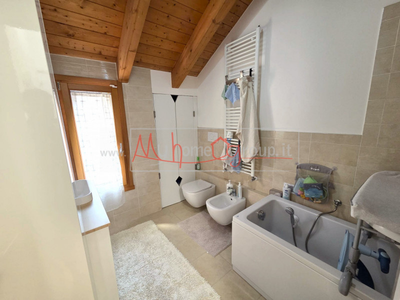 TENCAROLA - (Rif.A198-s) - proponiamo in vendita un'accogliente appartamento con posizionamento a...