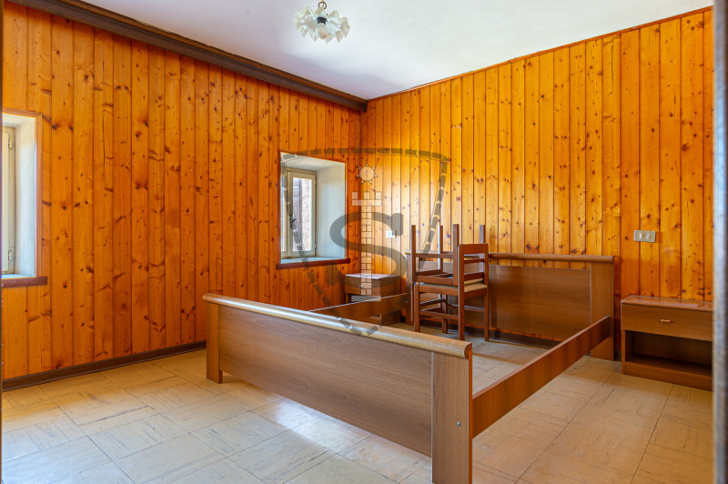 A Lusiana Conco proponiamo in vendita una casa indipendente, ideale per chi cerca indipendenza e ...