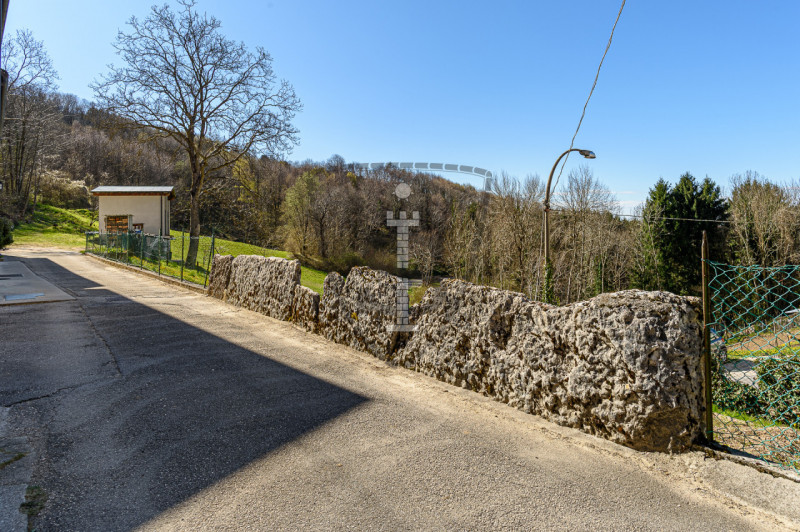 A Lusiana Conco proponiamo in vendita una casa indipendente, ideale per chi cerca indipendenza e ...