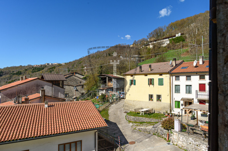 A Lusiana Conco proponiamo in vendita una casa indipendente, ideale per chi cerca indipendenza e ...