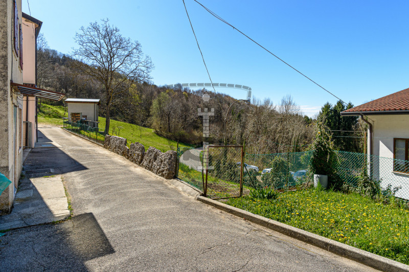 A Lusiana Conco proponiamo in vendita una casa indipendente, ideale per chi cerca indipendenza e ...