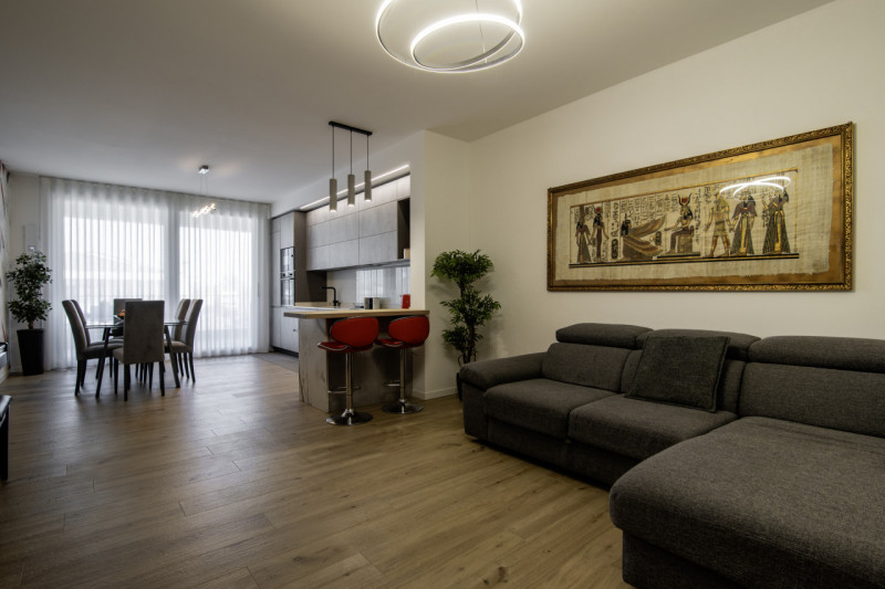 Mestrino: In quartiere residenziale nel cuore di Mestrino proponiamo un'attico composto da un'amp...