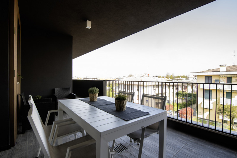 Mestrino: In quartiere residenziale nel cuore di Mestrino proponiamo un'attico composto da un'amp...