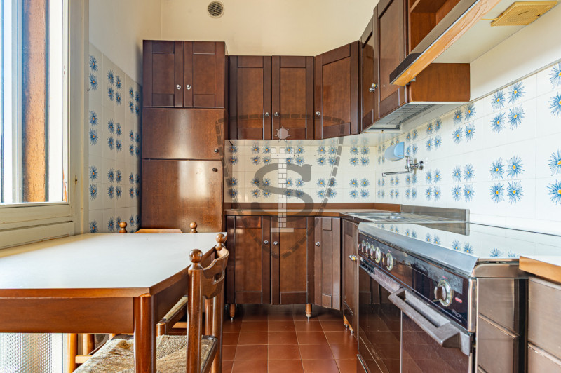 In zona residenziale nel quartiere Rondò Brenta a Bassano del Grappa, proponiamo in vendita un ap...