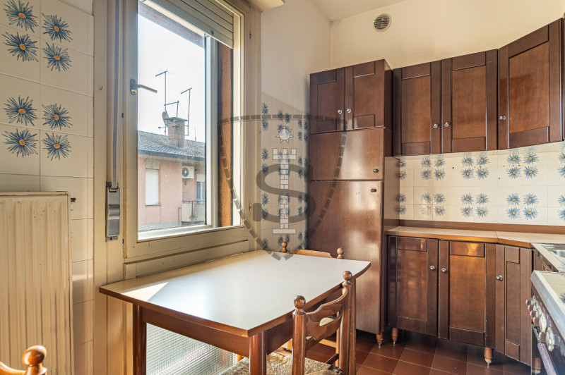 In zona residenziale nel quartiere Rondò Brenta a Bassano del Grappa, proponiamo in vendita un ap...