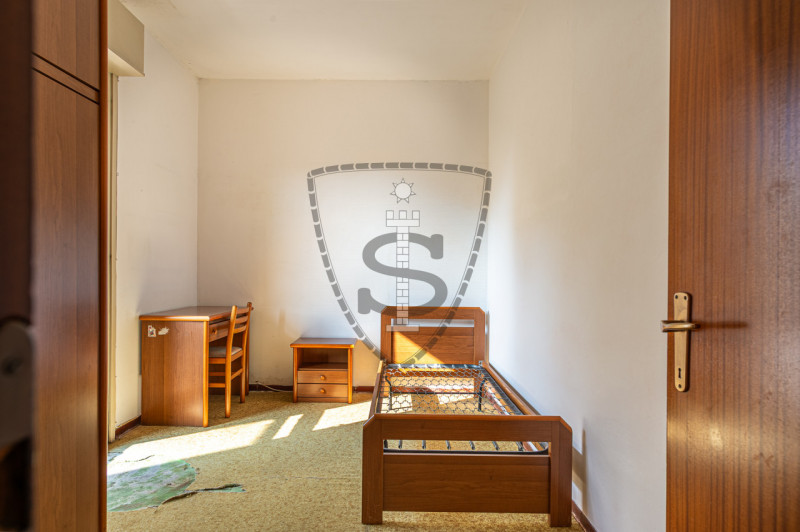 In zona residenziale nel quartiere Rondò Brenta a Bassano del Grappa, proponiamo in vendita un ap...