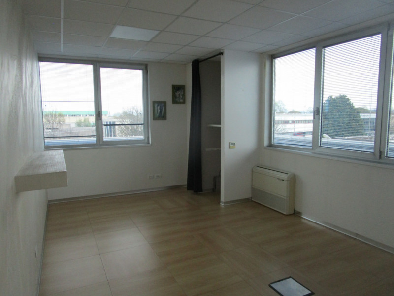 Se stai cercando un ufficio moderno e funzionale a Padova, questa è l'opportunità che fa per te! ...