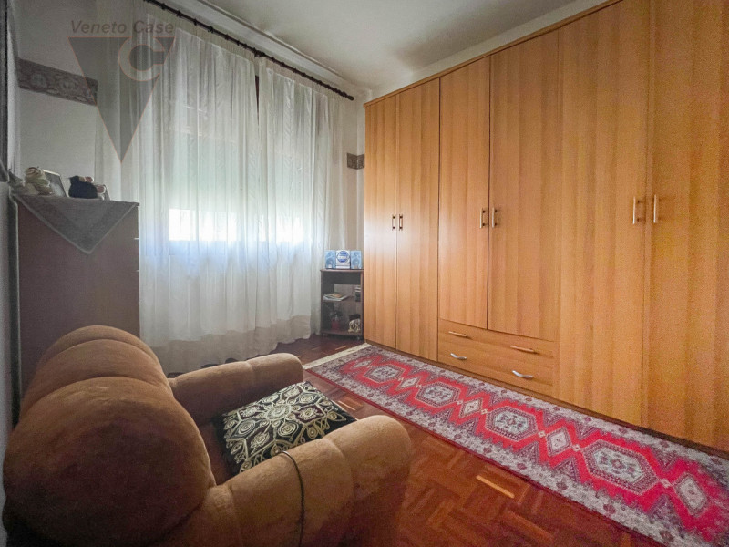 OLTREBRENTA - APPARTAMENTO 3 CAMERE
Proponiamo in vendita in zona servita appartamento trilocale ...