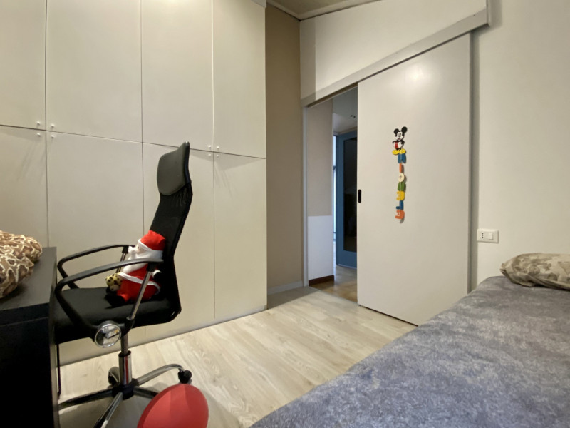 Proponiamo in vendita un grazioso appartamento bicamere situato al secondo e ultimo piano di un c...