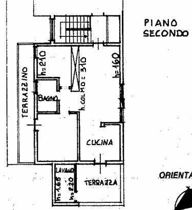 Proponiamo in vendita un grazioso appartamento bicamere situato al secondo e ultimo piano di un c...
