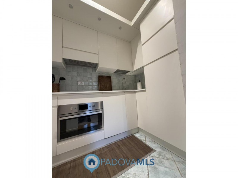 Immobile in esclusiva al Gruppo Padova MLS

A pochi passi dal Duomo di Padova, in una delle vie p...